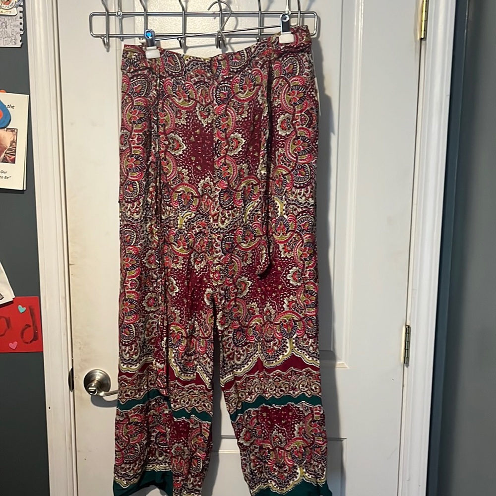 Women’s wide leg flowy pants